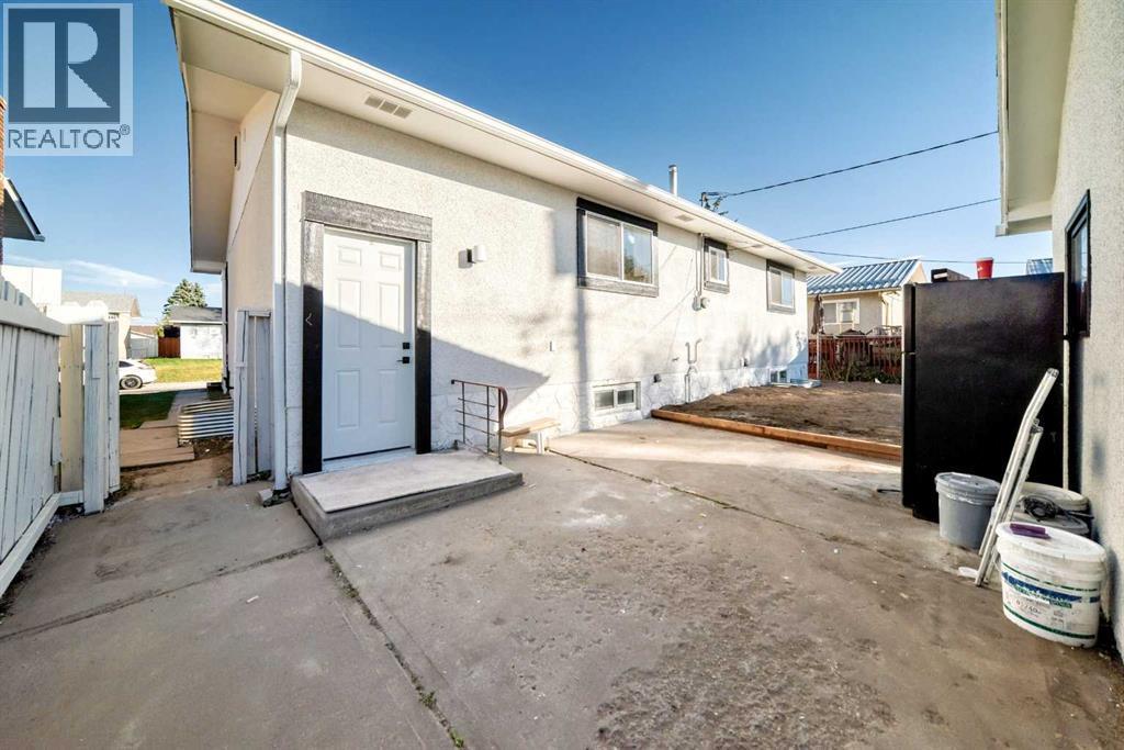 911 Penmeadows Road Se, Calgary, AB