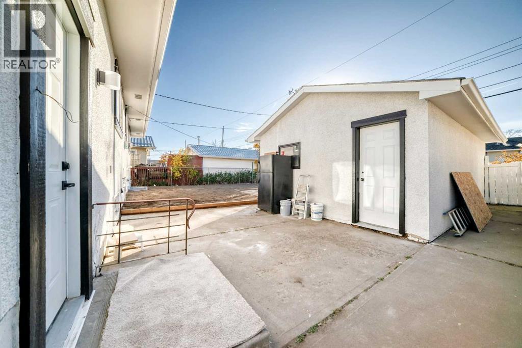 911 Penmeadows Road Se, Calgary, AB