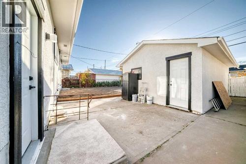 911 Penmeadows Road Se, Calgary, AB 