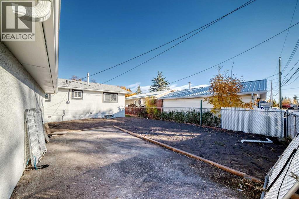 911 Penmeadows Road Se, Calgary, AB