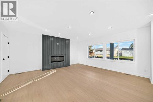 911 Penmeadows Road Se, Calgary, AB 