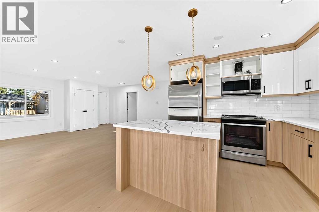 911 Penmeadows Road Se, Calgary, AB