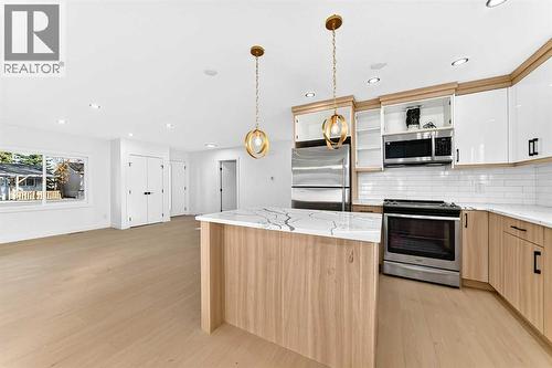 911 Penmeadows Road Se, Calgary, AB 