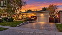 24 STONEDENE BOULEVARD Toronto, ON M2R 3C7