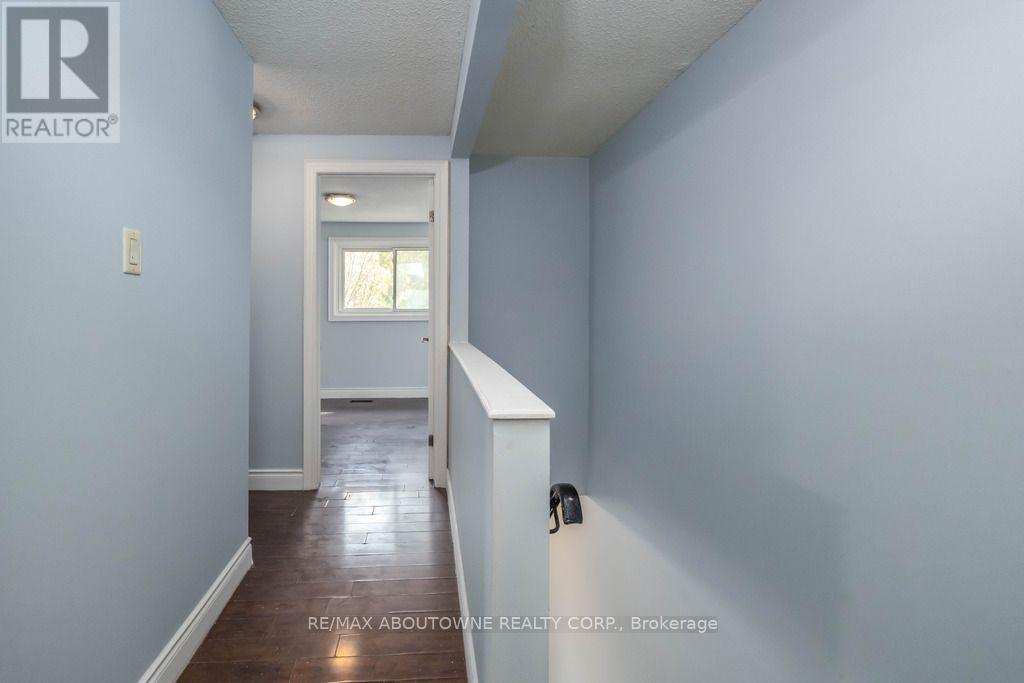 4 Glamis Court, Hamilton, ON