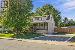 346 HAWKRIDGE Avenue  Hamilton, ON L9C 3L4