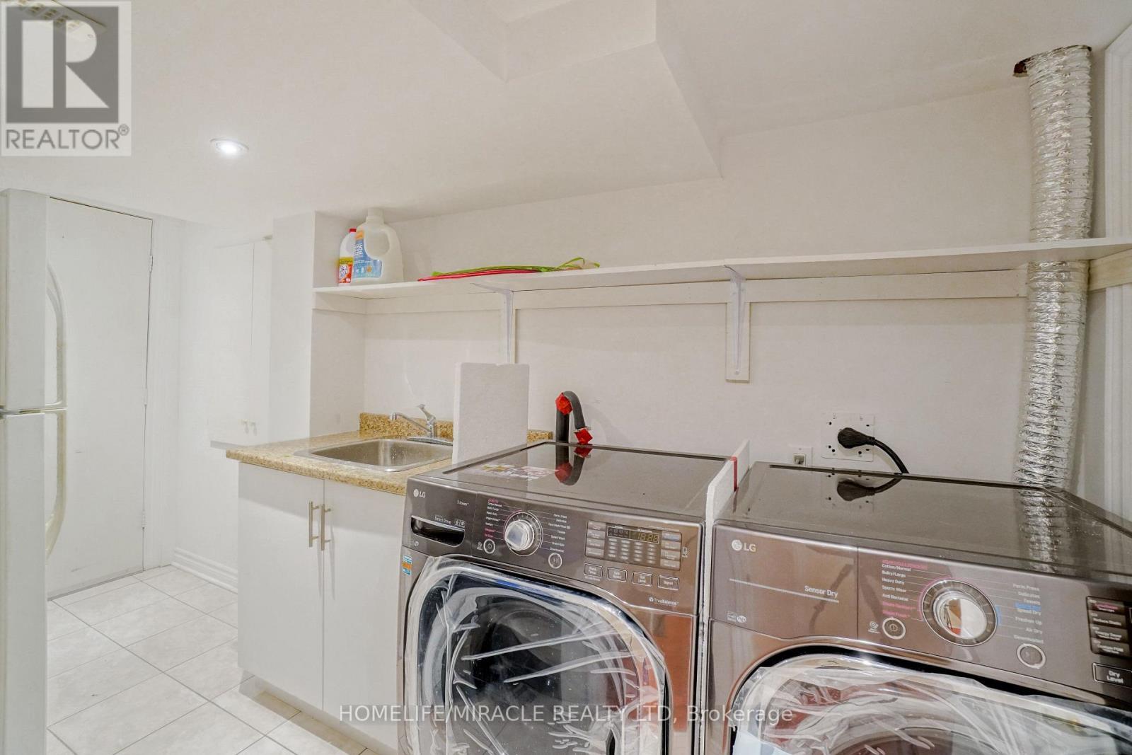 824 Khan Crescent, Mississauga, ON