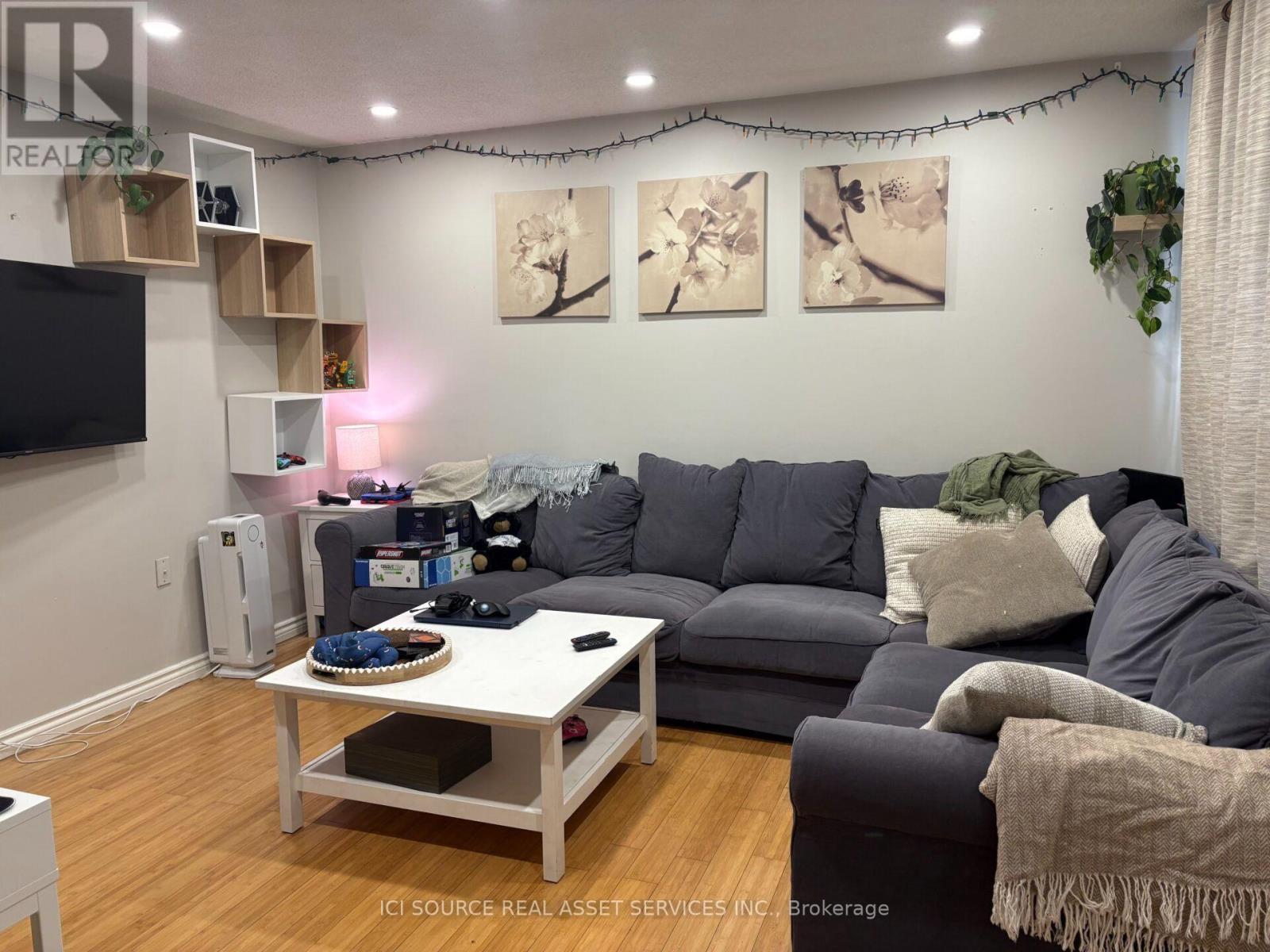 736 Tate Avenue, Hamilton, ON