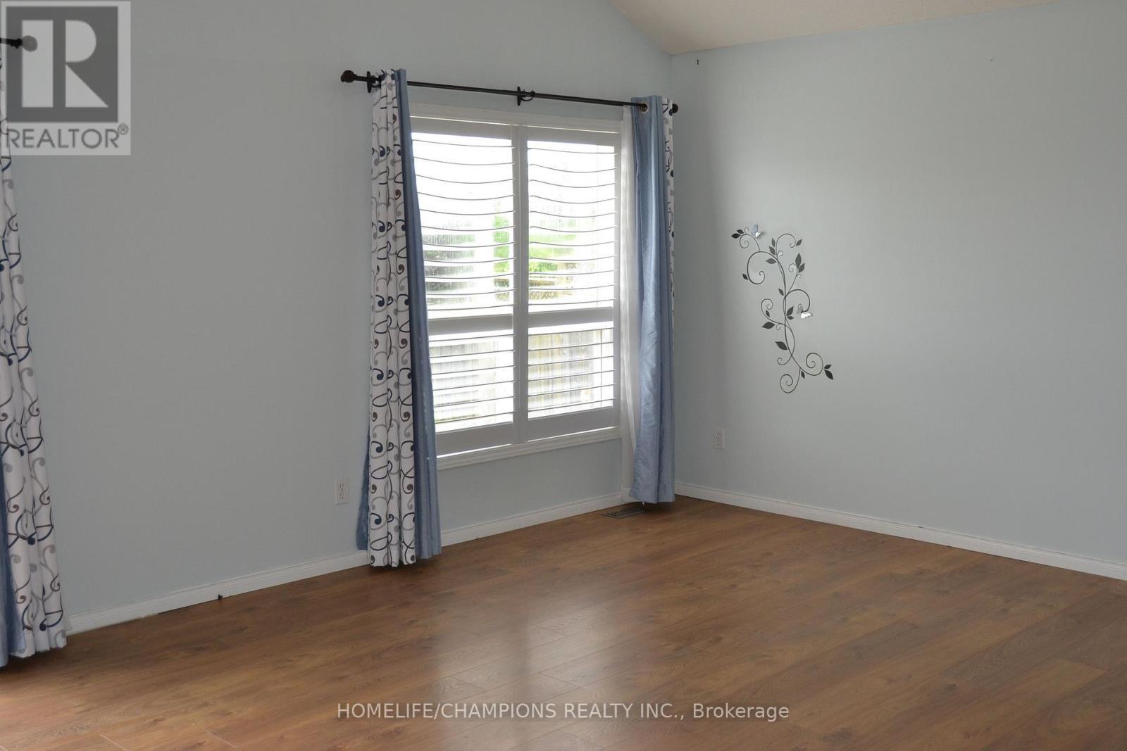 132 Henhoeffer Crescent, Kitchener, ON