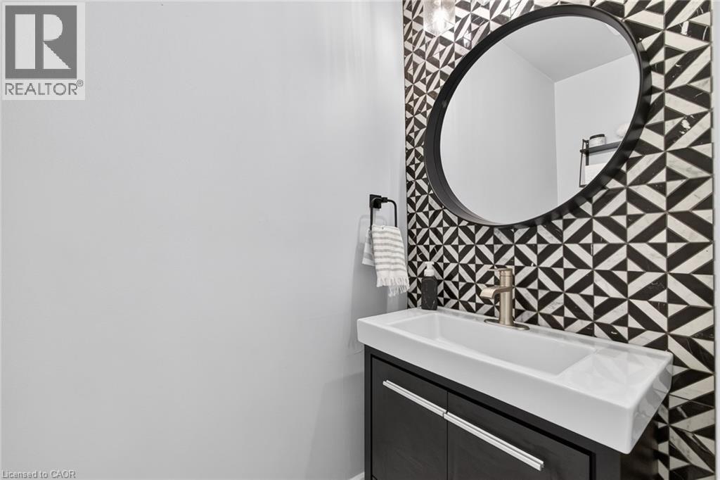 2595 Cavendish Drive, Burlington, ON