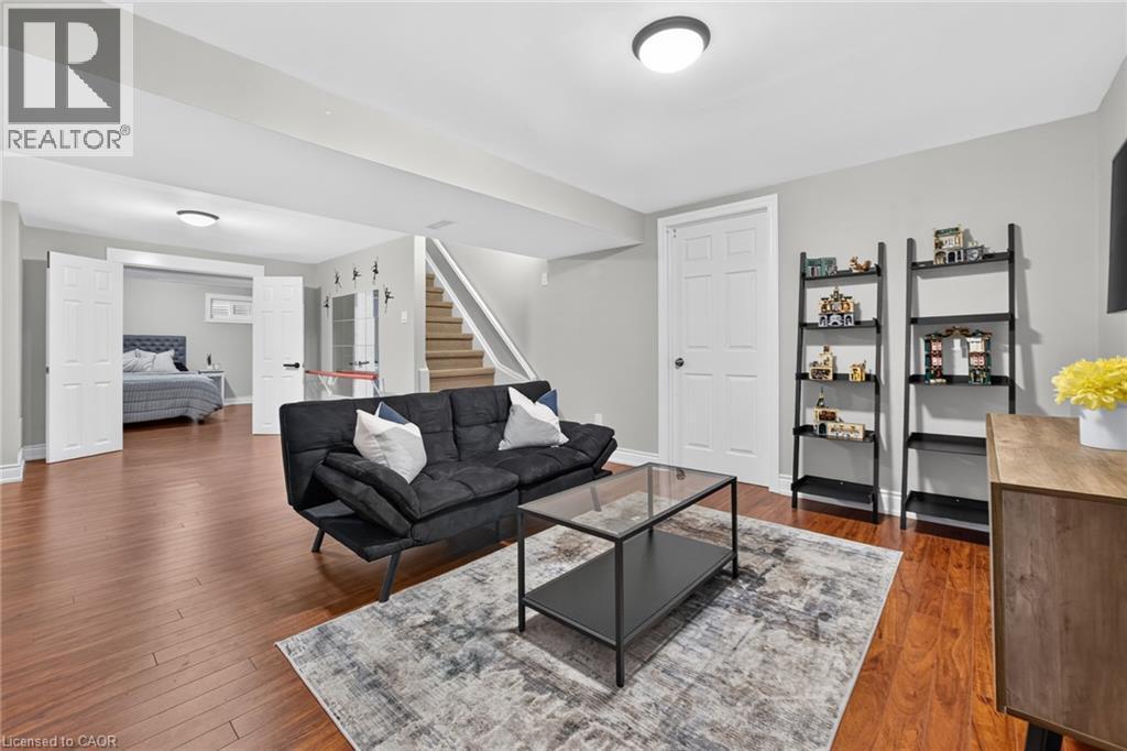 2595 Cavendish Drive, Burlington, ON