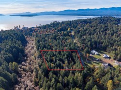 Lot 4 Morland Rd Comox, BC V9M 3B2