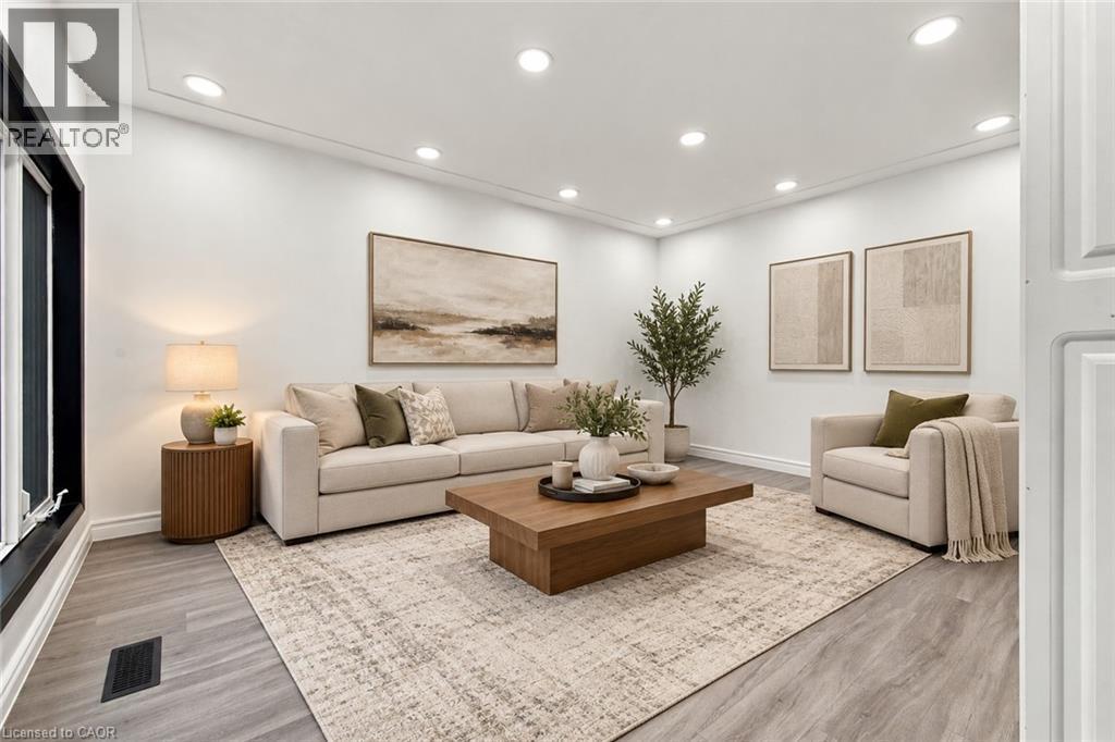virtually staged - 246 Hillcrest Road, Cambridge, ON