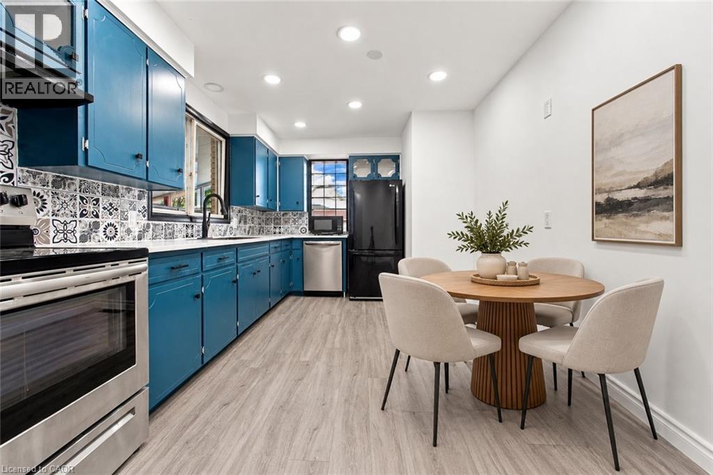virtually staged - 246 Hillcrest Road, Cambridge, ON