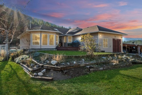 1740 MACAULAY Road  Merritt, BC V0K 2L0