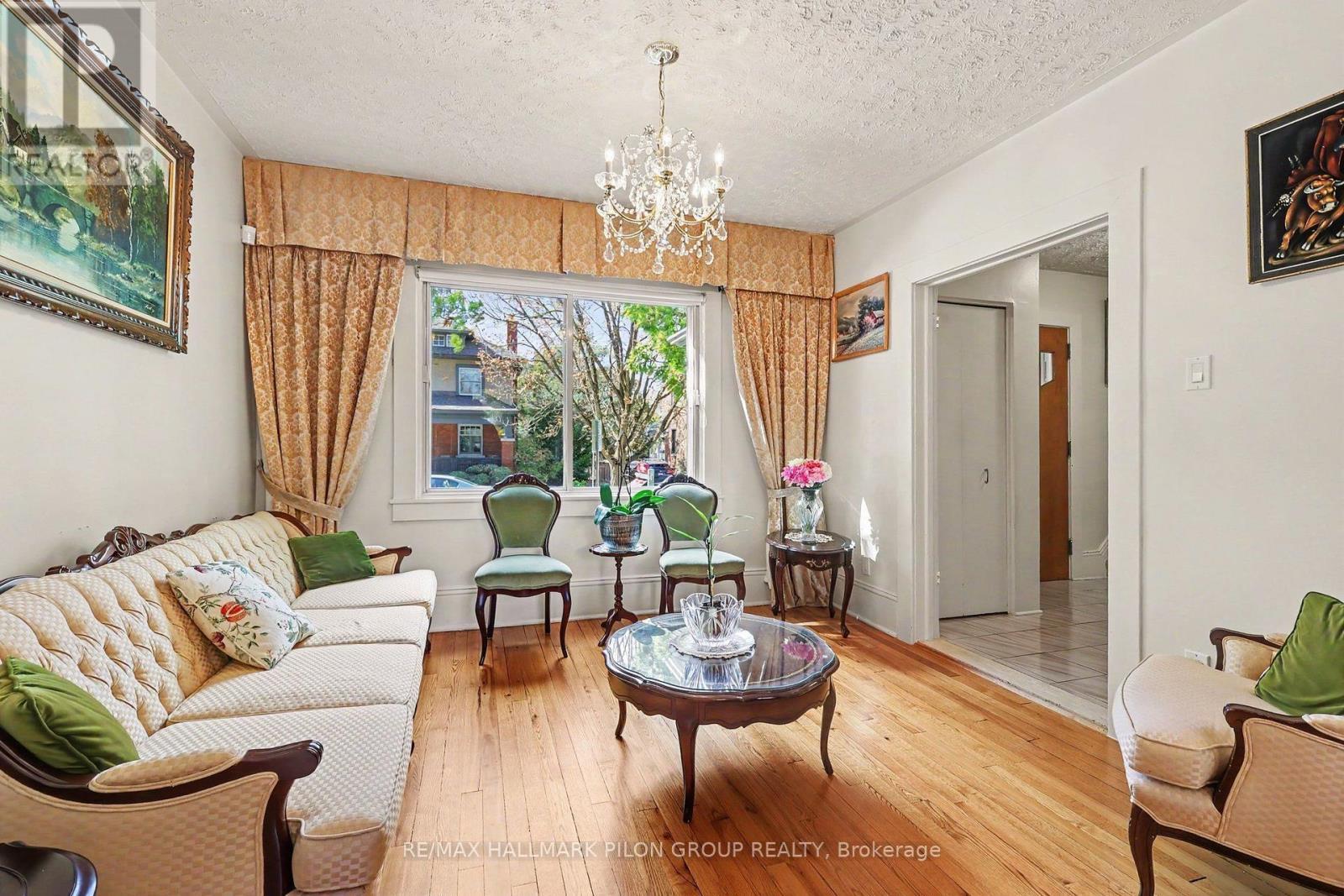 99 Huron Avenue N, Ottawa, ON