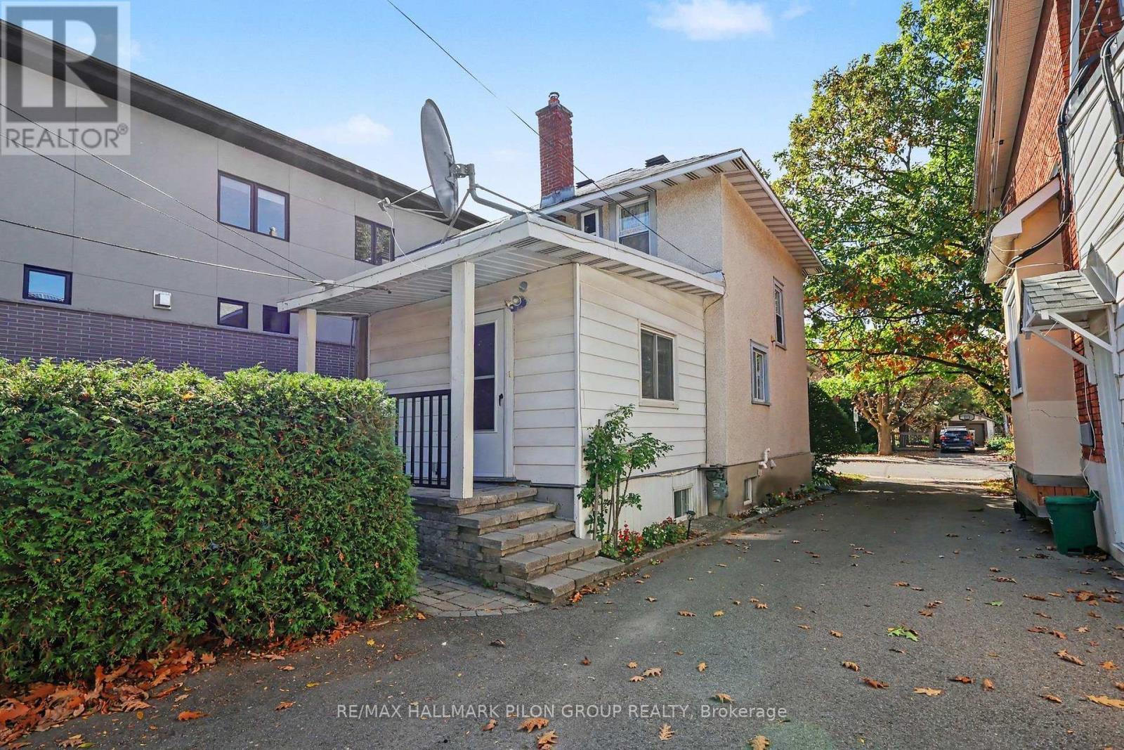 99 Huron Avenue N, Ottawa, ON