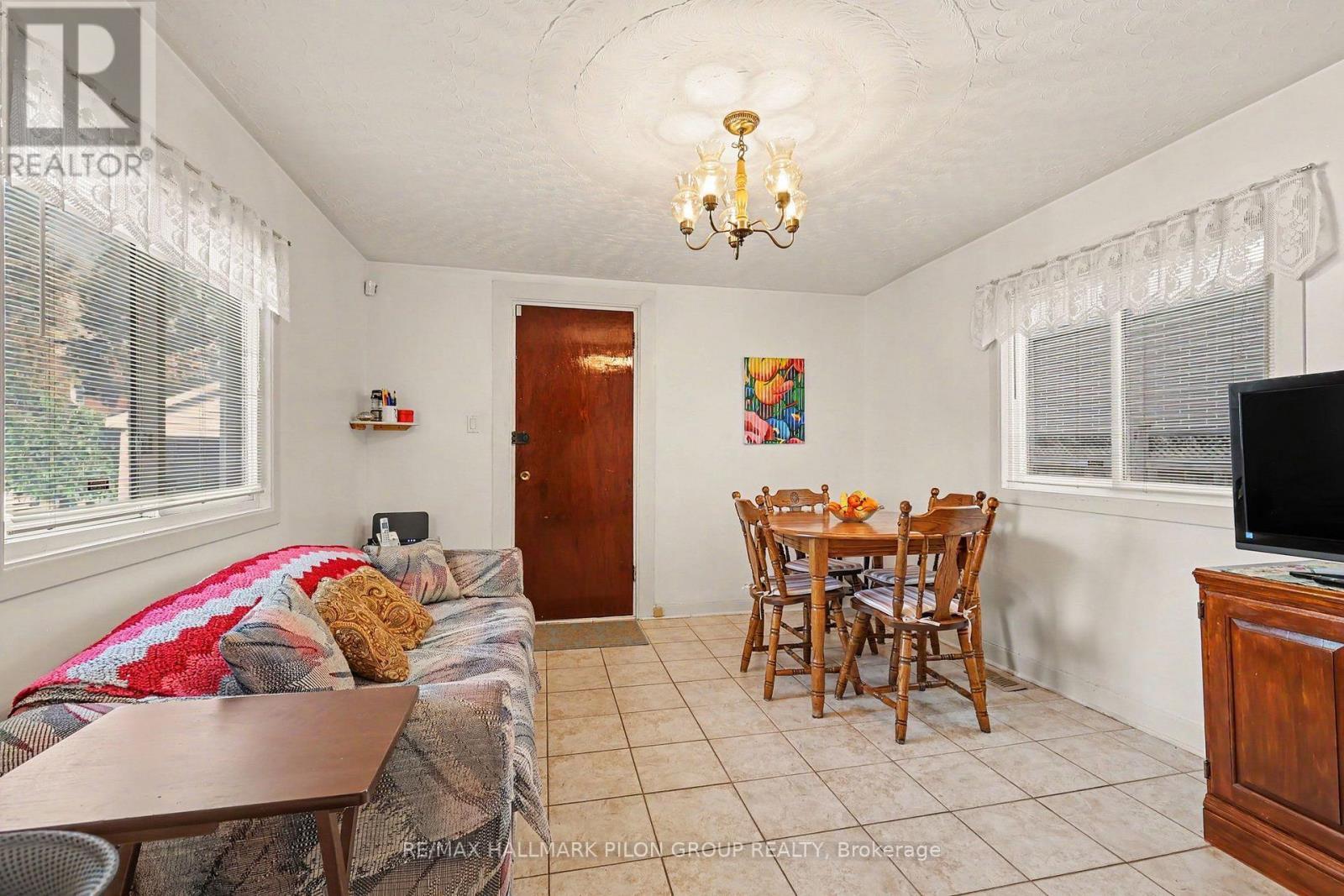 99 Huron Avenue N, Ottawa, ON
