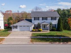 215 Kimble DR  Fredericton, NB E3B 6Y1