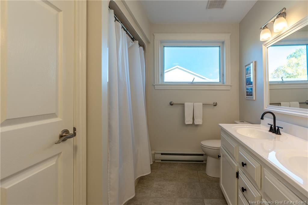 215 Kimble Dr, Fredericton, NB