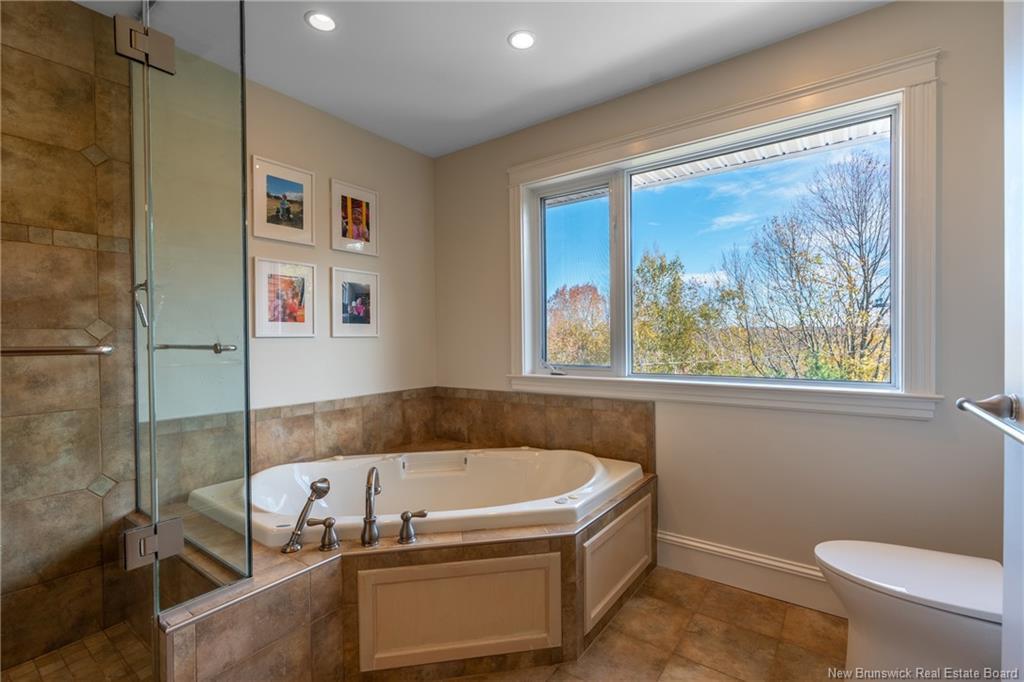 215 Kimble Dr, Fredericton, NB