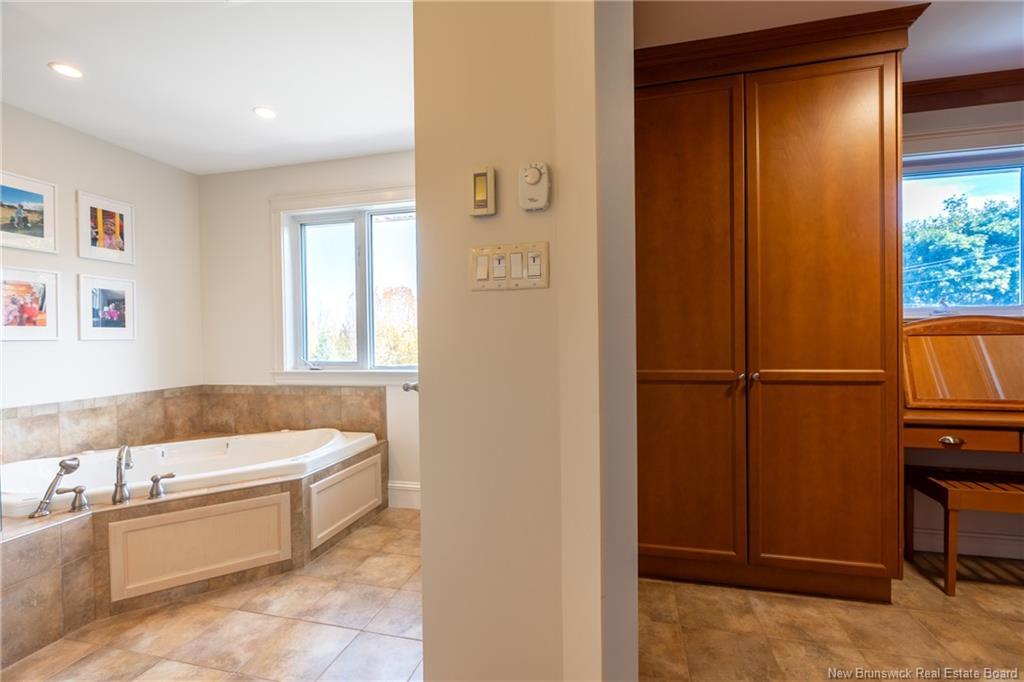 215 Kimble Dr, Fredericton, NB