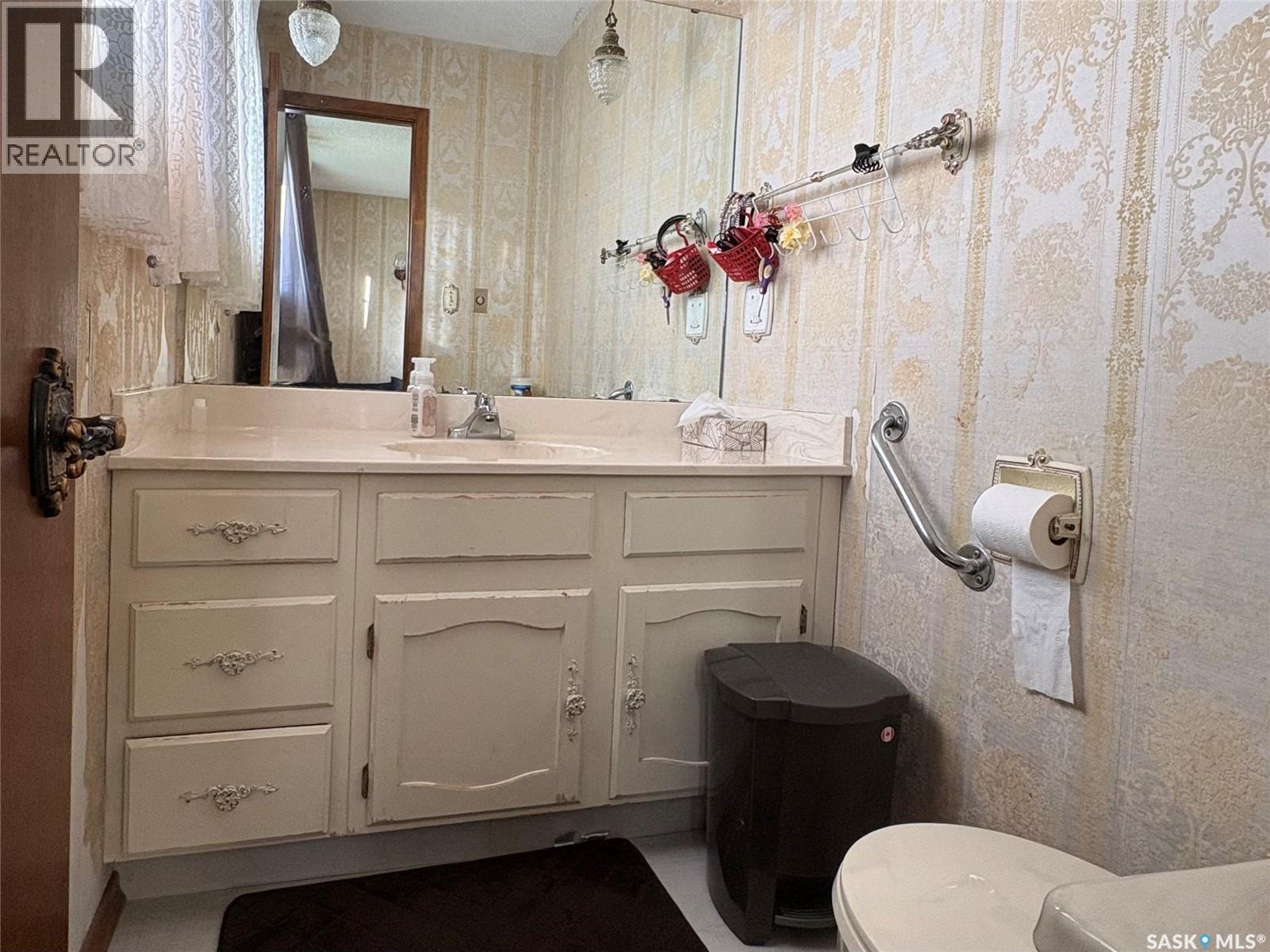 629 Main Street, Kipling, SK