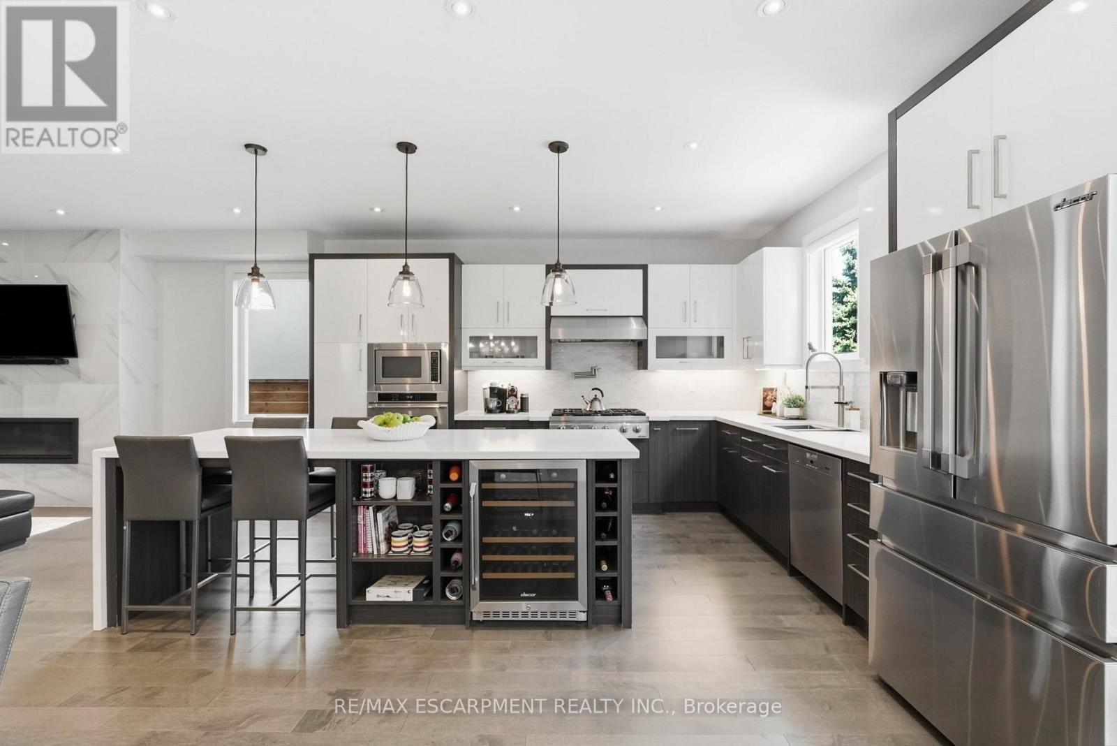 65 Forest Avenue, Mississauga, ON