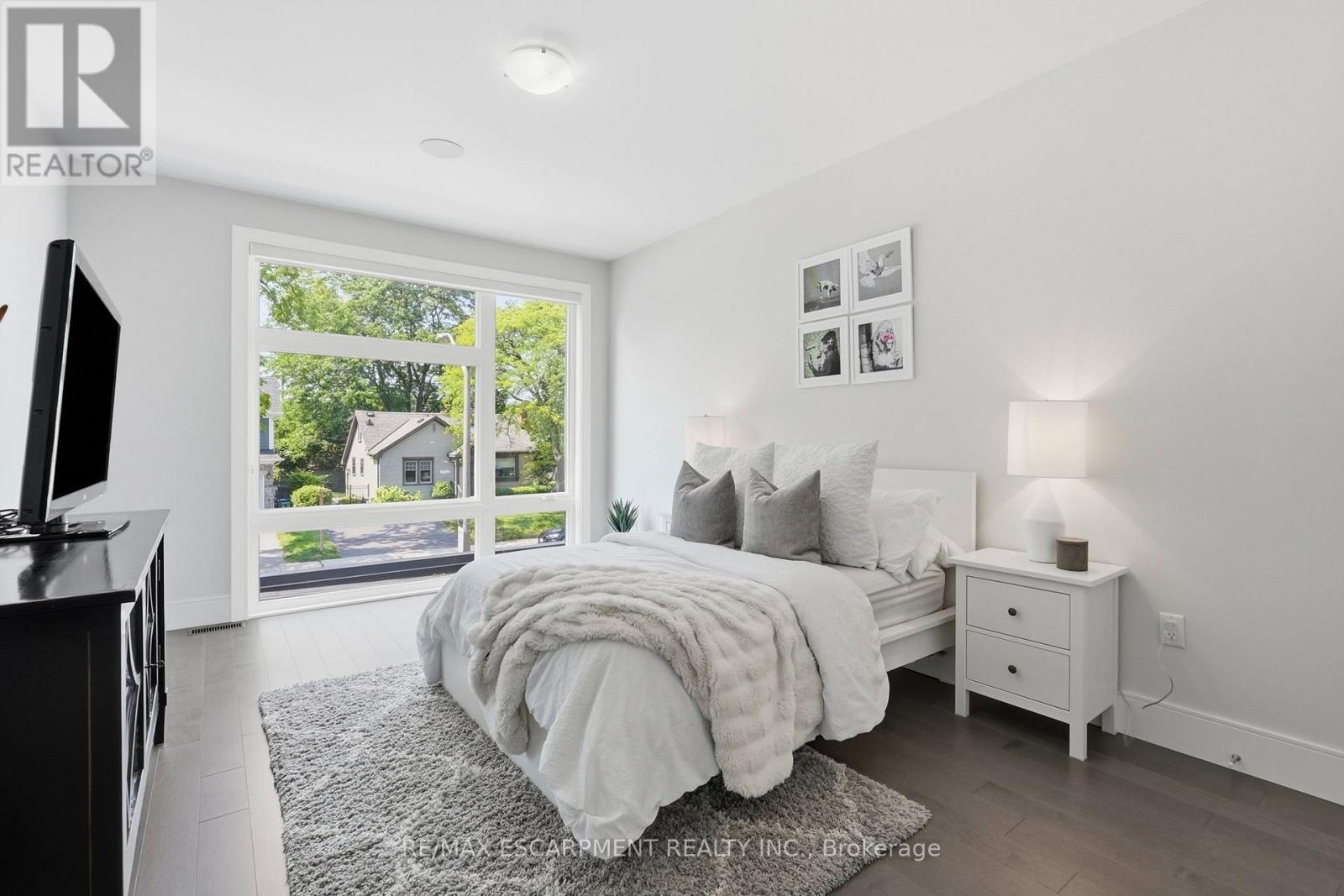 65 Forest Avenue, Mississauga, ON