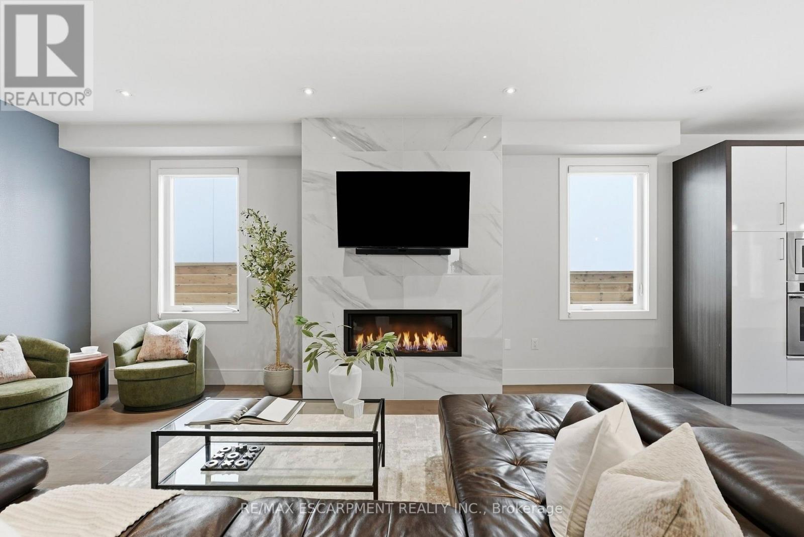 65 Forest Avenue, Mississauga, ON