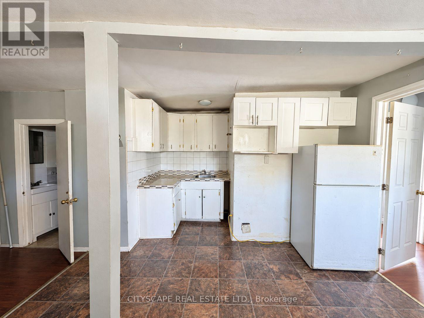 Unit #1 - Kitchen - 198 Tragina Avenue N, Hamilton, ON