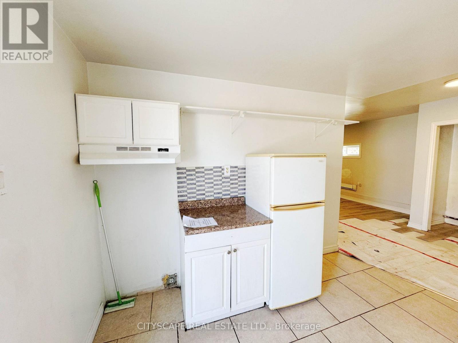 Unit #2 - Kitchen - 198 Tragina Avenue N, Hamilton, ON