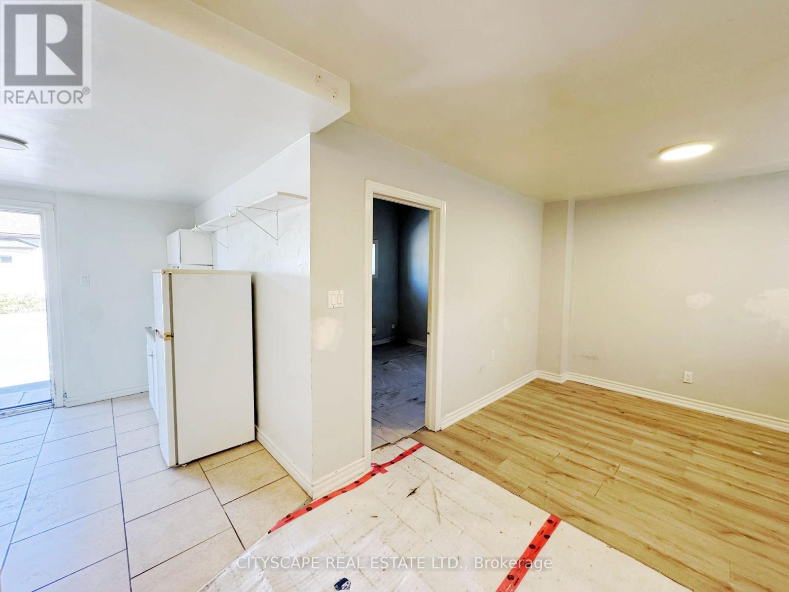 Unit #2 - Family Room - 198 Tragina Avenue N, Hamilton, ON