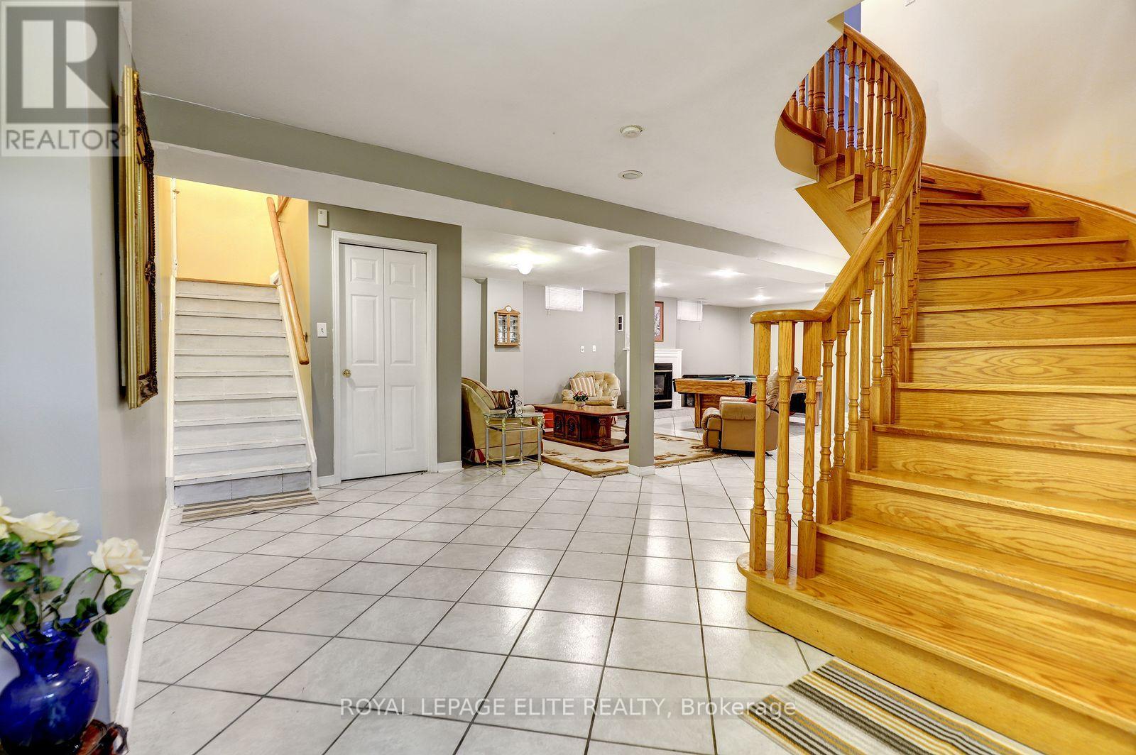 5 Pinecone Way E, Brampton, ON