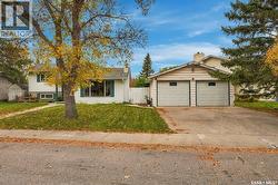59 Button BAY  Regina, SK S4T 7E2