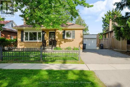 94 HAROLD STREET  Brampton, ON L6Y 1E6