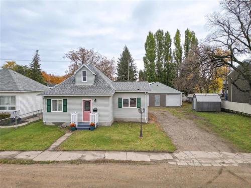 835 7th Street  Brandon, MB R7A 3T8