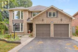 11 CARPENTER COURT Markham, ON L3P 6W3