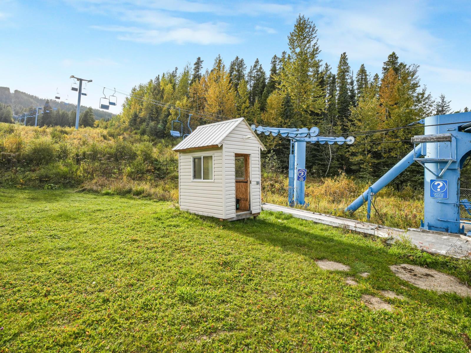 Silver Summit Road, Edmonton, AB