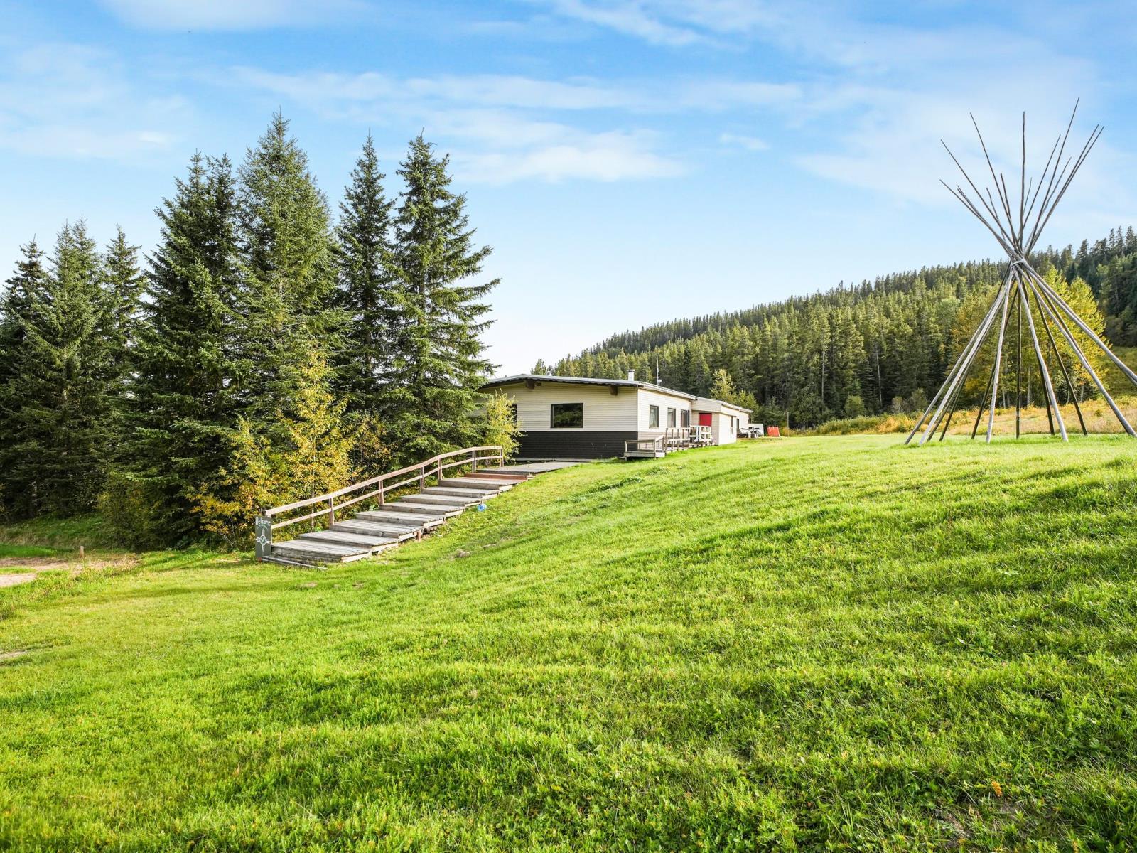 Silver Summit Road, Edmonton, AB