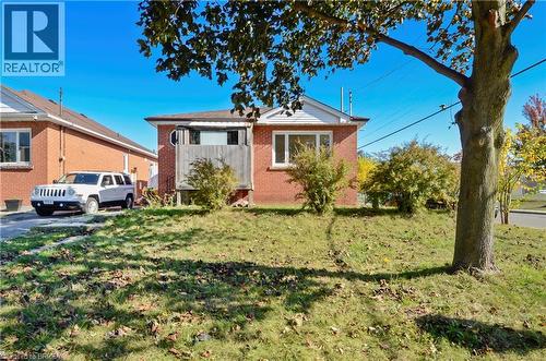 66 WALTER Avenue N  Hamilton, ON L8H 5P7