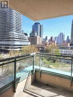 601 - 889 BAY STREET Toronto, ON M5S 3K5