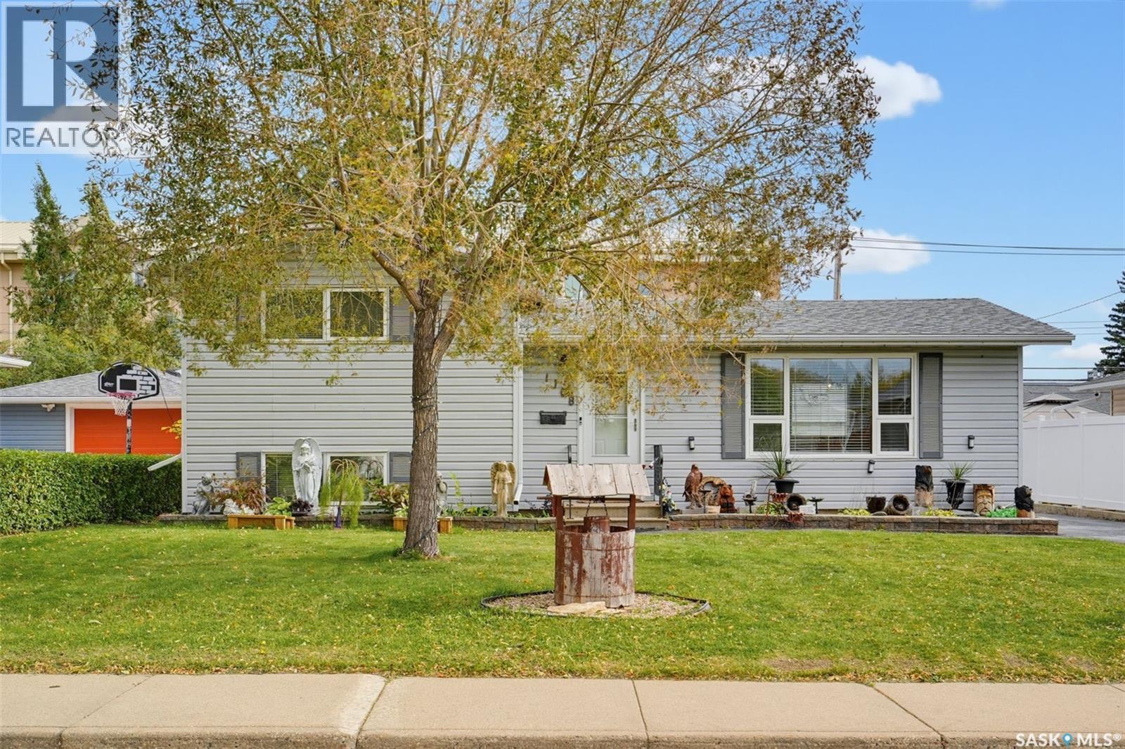 1108 Tiffin Crescent, Saskatoon, SK