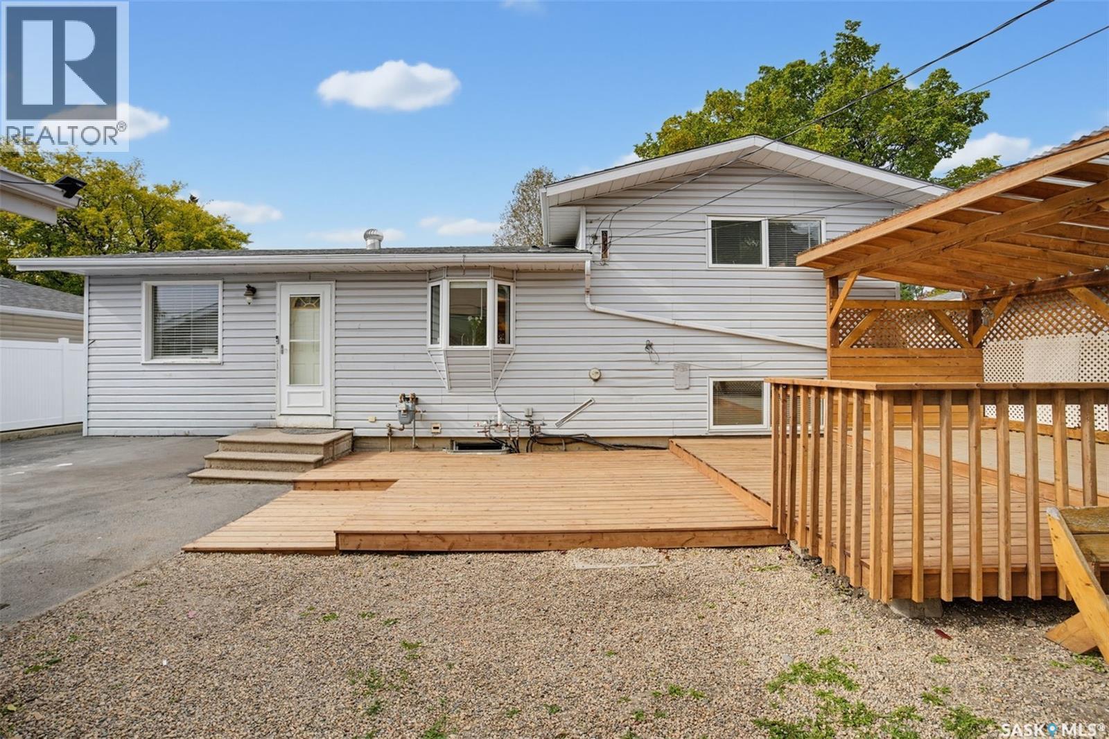 1108 Tiffin Crescent, Saskatoon, SK