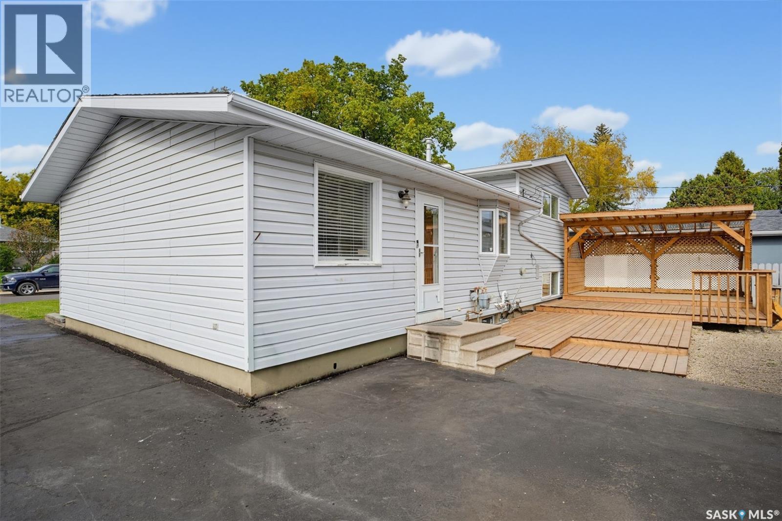 1108 Tiffin Crescent, Saskatoon, SK