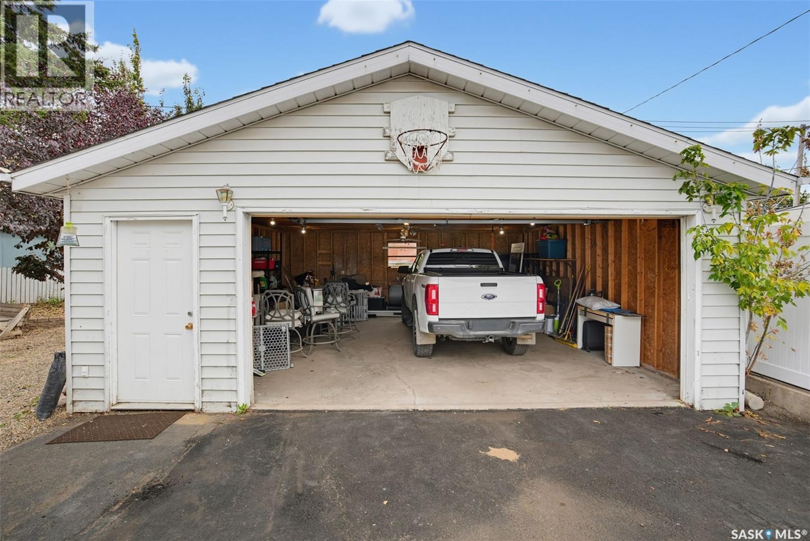 1108 Tiffin Crescent, Saskatoon, SK