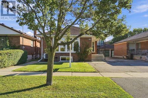 29 WILLOWBROOK ROAD  Toronto, ON M8Z 4A8