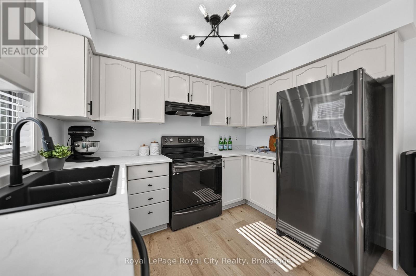 24 Brookfield Crescent, Kitchener, ON