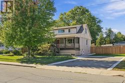 346 HAWKRIDGE AVENUE  Hamilton, ON L9C 3L4