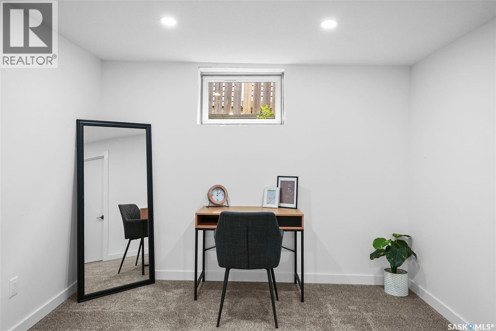 5004 1St Avenue, Regina, SK